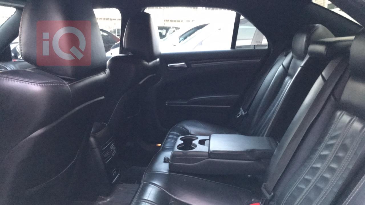 کرایسلەر 300